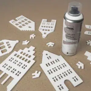 kreul-chalky-kreidespray-anwendung-snow-white-haeuserallee-fertige