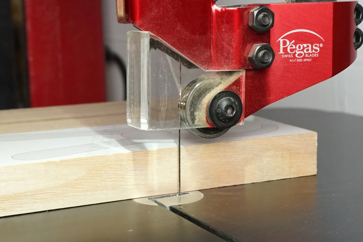 36-02b-holzklammern-laubsaege-dekupiersaege-vorlage-saegeblattfuehrung-absenken