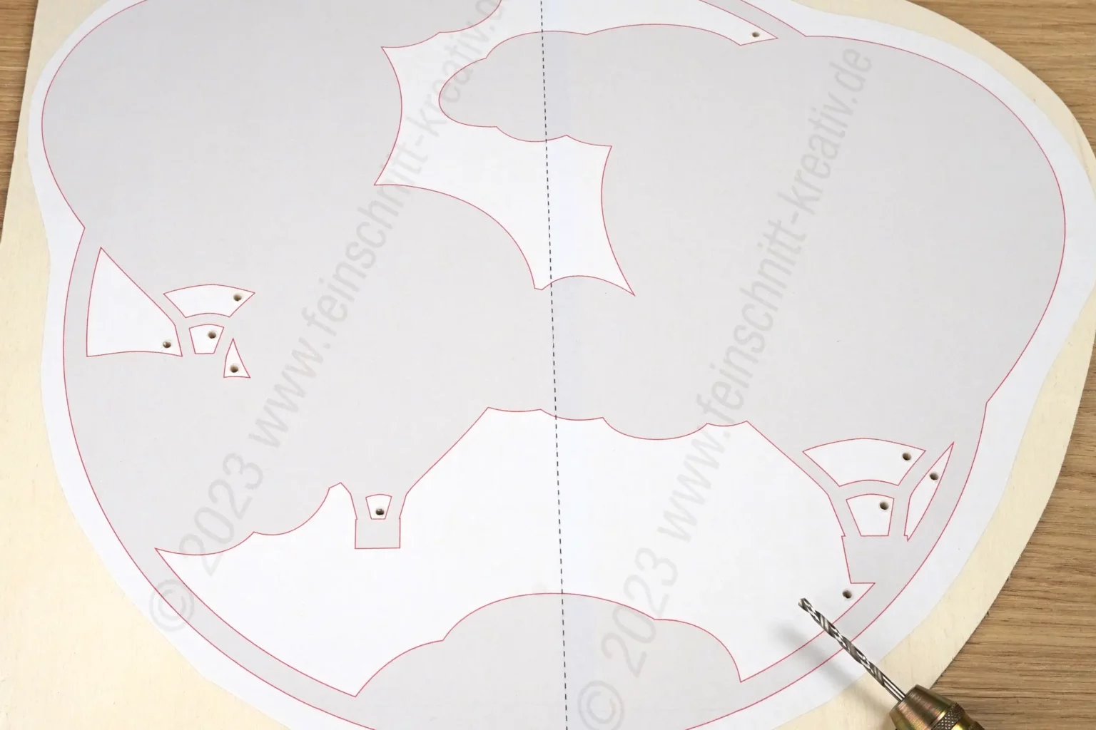 36-05-ballonfahrt-wandbild-laubsaege-dekupiersaege-vorlage-saegeblattdurchfuehrungen-bohren-traegerschicht