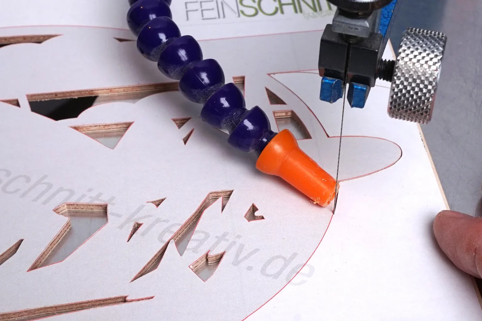 36-06a-ueber-den-wolken-wandbild-laubsaege-dekupiersaege-vorlage-aussenkontur-saegen-flugzeug