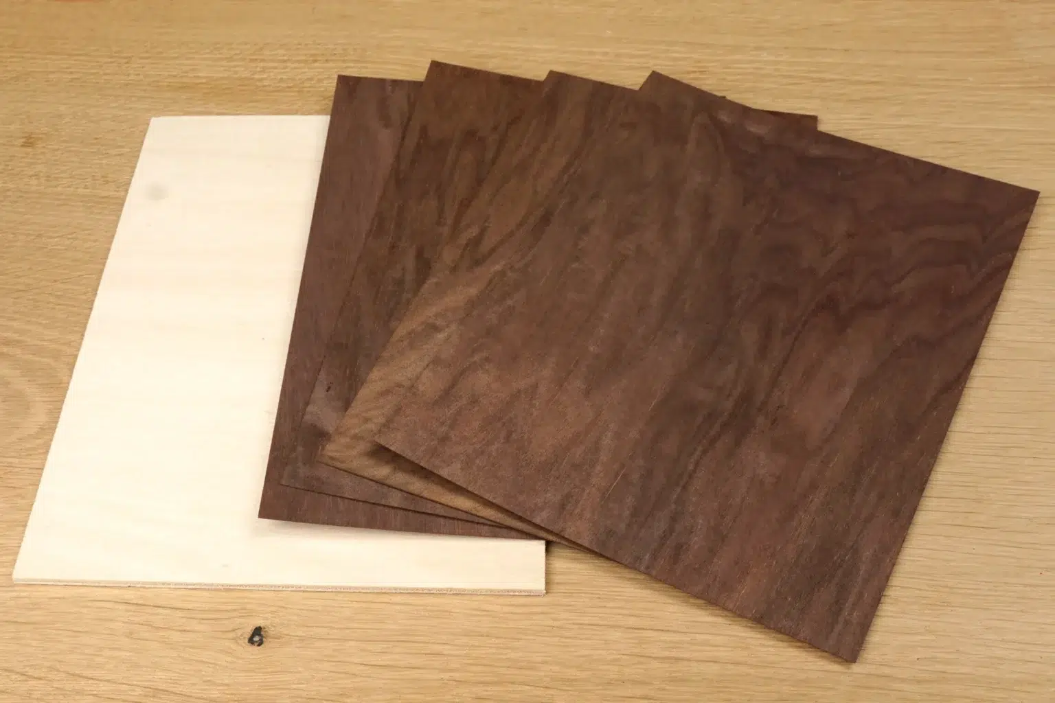 37-01-festliche-weihnachtskarten-laubsaege-dekupiersaege-vorlage-microwood-opferplatte-sperrholz-bereitlegen