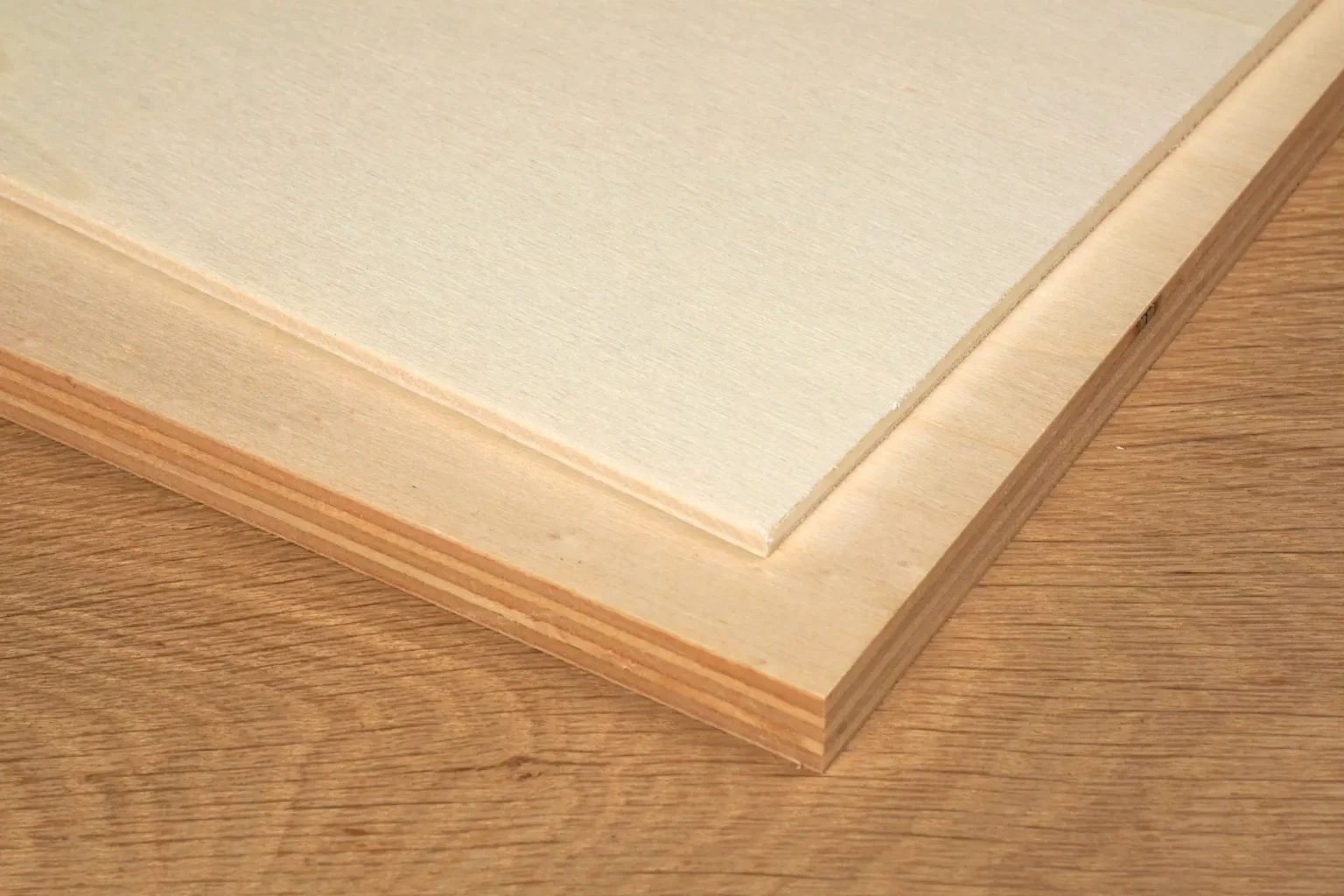 37-01-leuchtender-weihnachtsbaum-deko-laubsaege-dekupiersaege-vorlage-4-mm-sperrholz-12-mm-sperrholz-vorbereiten