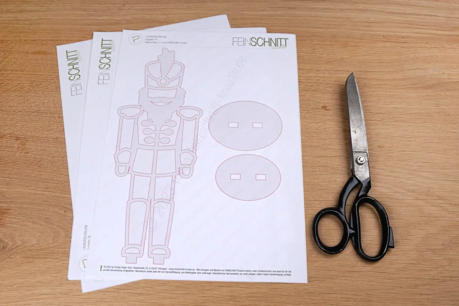 37-01-nussknacker-deko-advent-laubsaege-dekupiersaege-vorlage-vorlagenpapier-ausdrucken-zuschneiden