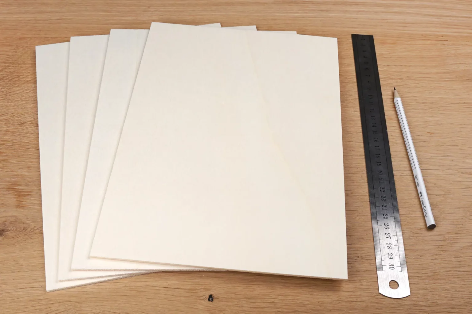 37-02-nussknacker-deko-advent-laubsaege-dekupiersaege-vorlage-3-mm-sperrholz-vorbereiten