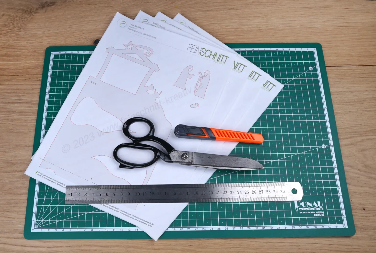 37-02a-adventstreppe-deko-laubsaege-dekupiersaege-vorlage-vorlagenpapier-ausdrucken-kopieren