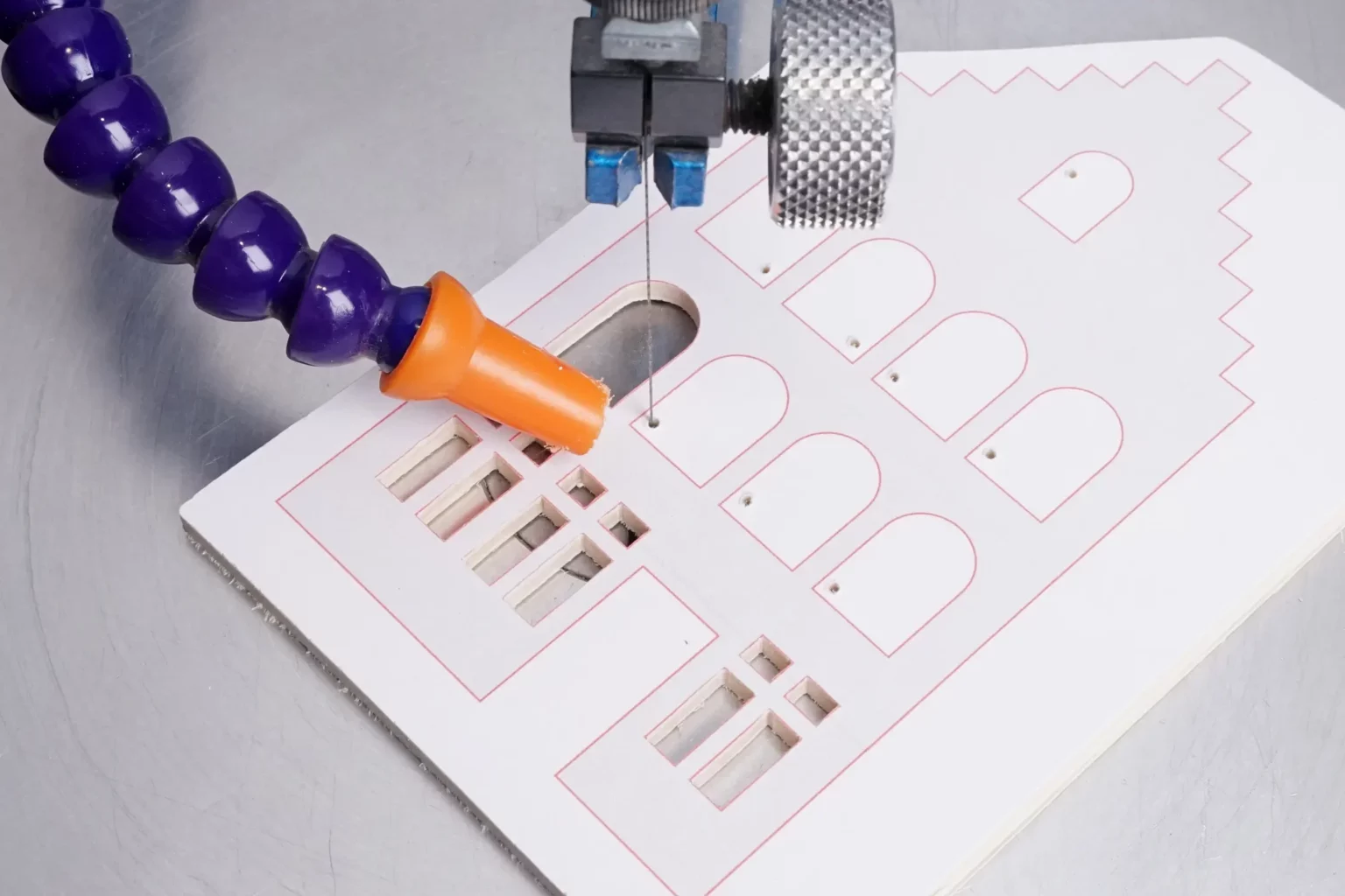 37-04-haeuserallee-deko-advent-laubsaege-dekupiersaege-vorlage-innenschnitte-saegen