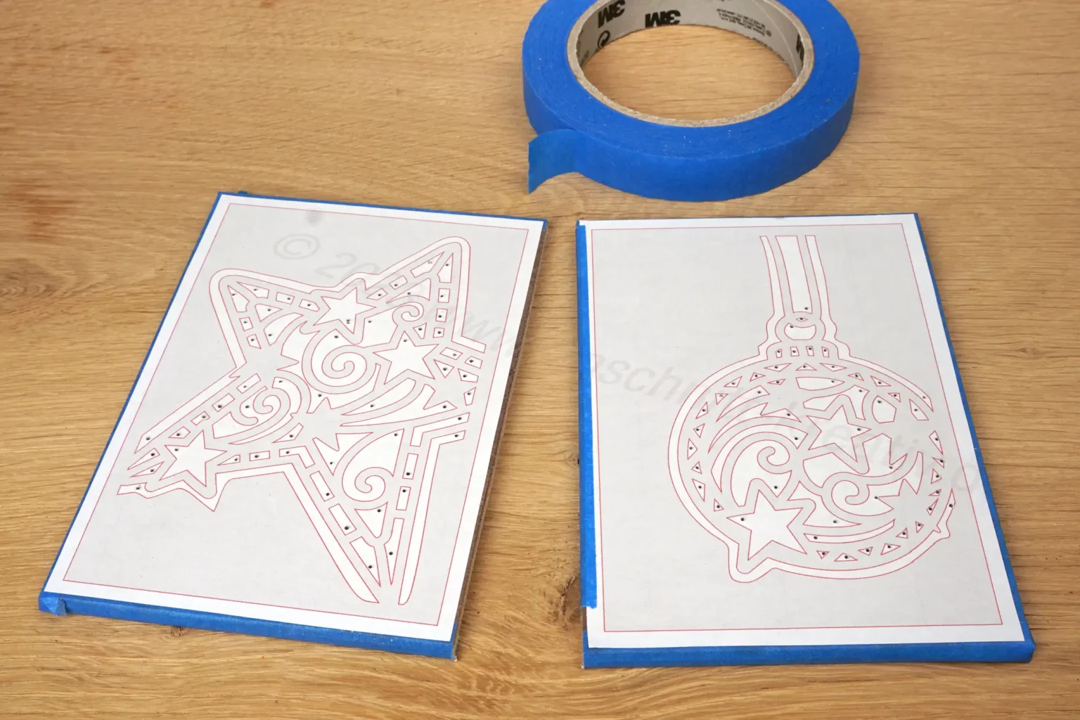 37-05-festliche-weihnachtskarten-laubsaege-dekupiersaege-vorlage-stapel-verkleinern-kante-blue-tape