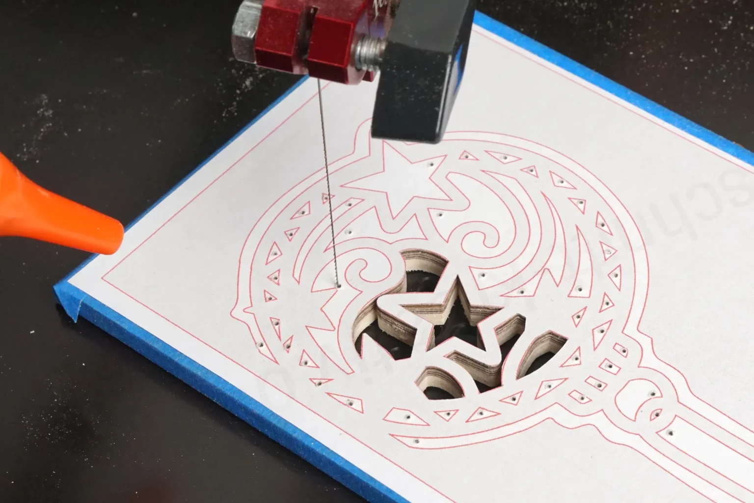 37-06-festliche-weihnachtskarten-laubsaege-dekupiersaege-vorlage-stapel-innenschnitte-saegen