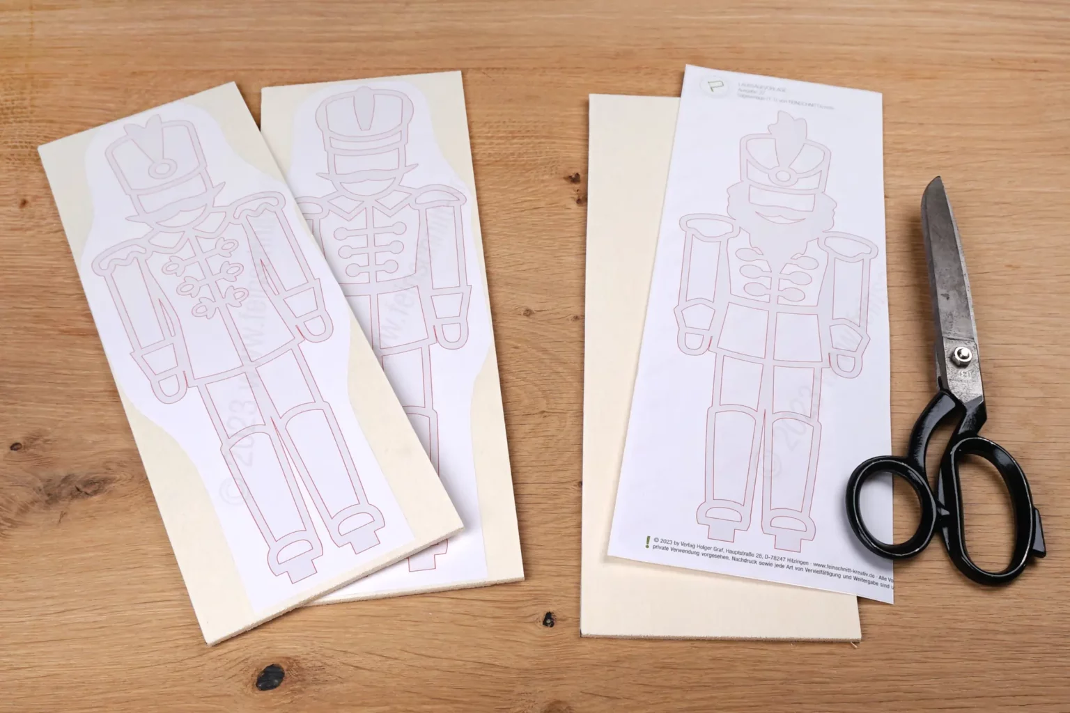 37-06-nussknacker-deko-advent-laubsaege-dekupiersaege-vorlage-vorlagenpapier-aufkleben-3-mm-sperrholz