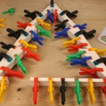 37-19-leuchtender-weihnachtsbaum-deko-laubsaege-dekupiersaege-vorlage-wandung passgenau-auflegen-verspannen