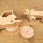 37-19-spielzeugautos-kinder-laubsaege-dekupiersaege-vorlage_raeder-hinterachse-traktor-einbauen-leim