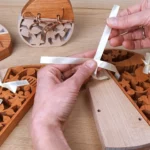 34-11-gebundene-ostereier-deko-laubsaege-dekupiersaege-vorlage-teile-mit-schmuckband-schleife-verbinden