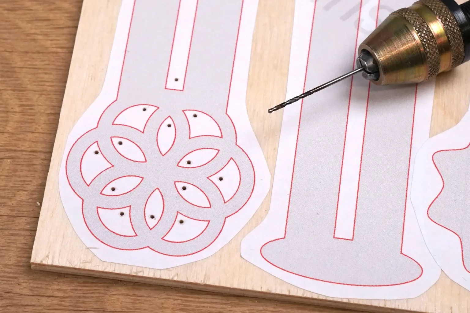 35-02-tubfix-kuechenhelfer--laubsaege-dekupiersaege-vorlage-saegeblattdurchfuehrungen-bohren