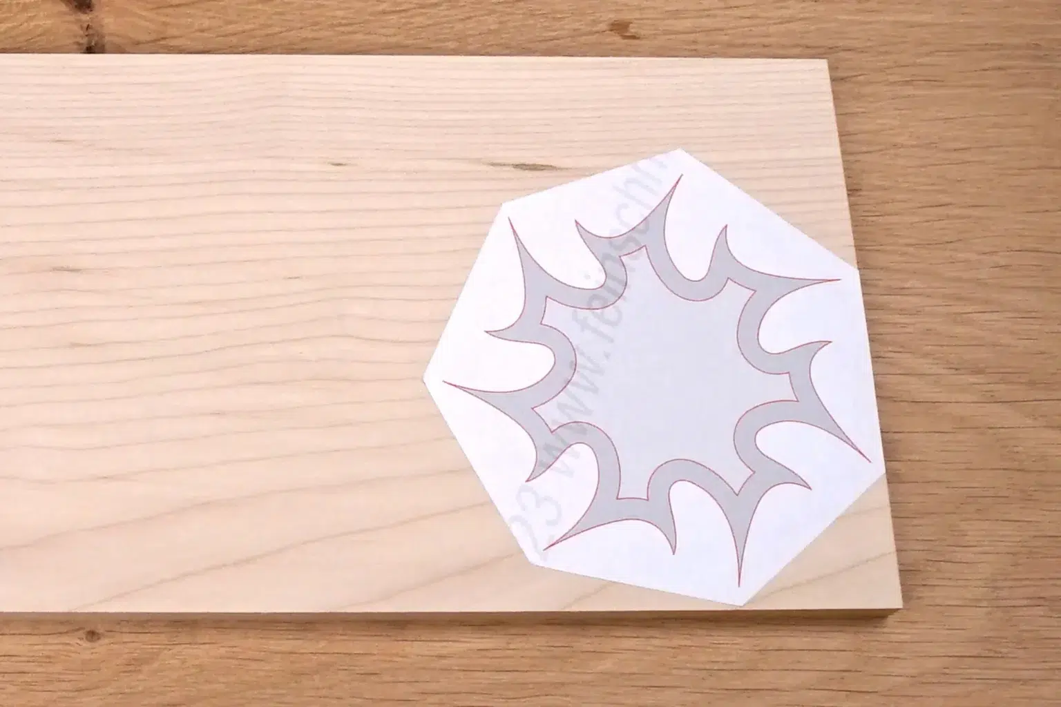 35-04-knabberblume-deko-laubsaege-dekupiersaege-vorllage-volragenpapier-aufkleben-mittelteil-10-mm-massivholz-ahorn