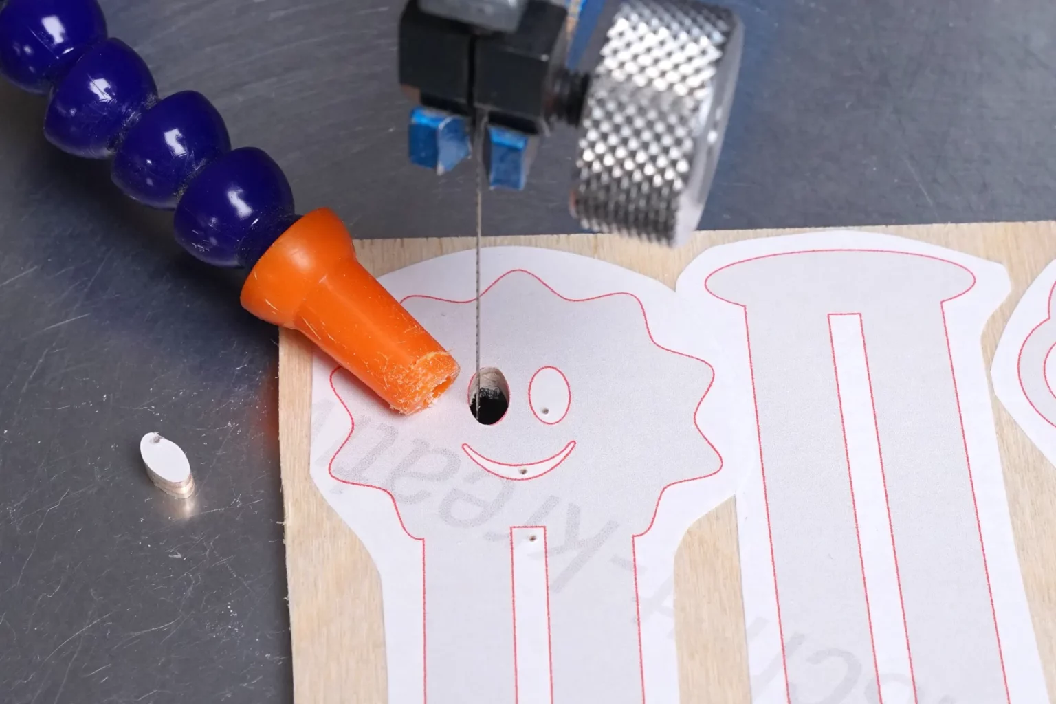 35-04-tubfix-kuechenhelfer--laubsaege-dekupiersaege-vorlage-innenschnitte-saegen