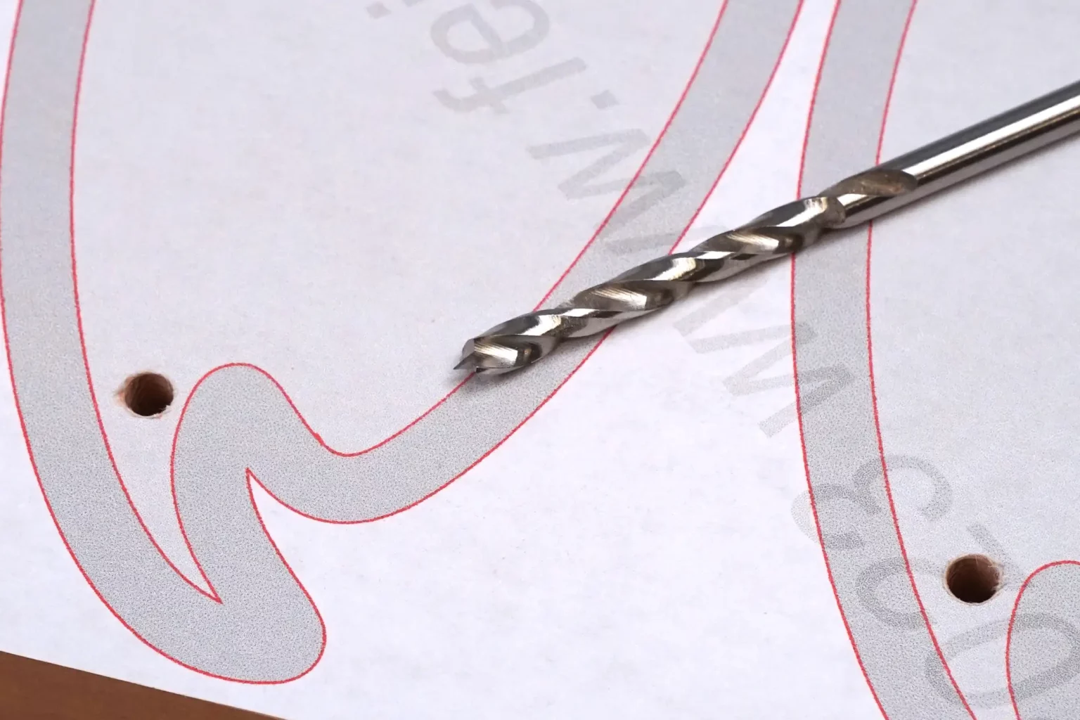 35-05a-knabberblume-deko-laubsaege-dekupiersaege-vorllage-saegeblattdurchfuehrungen-bohren-20-mm-massivholz