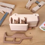 35-23-gelaendewagen-spielzeug--laubsaege-dekupiersaege-vorlage-zwingen-leim-dach-seitenteil