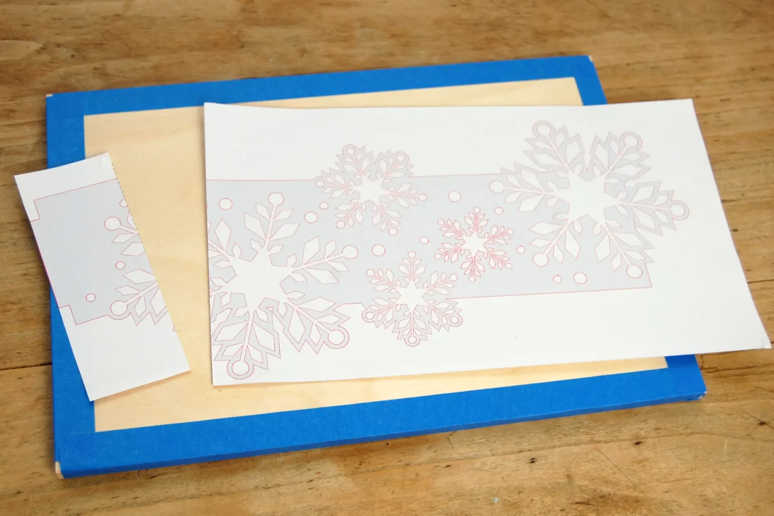 25-02-schneegestoeber-stele-deko-laubsaege-dekupiersaege-vorlage-kopieren-ausdrucken-vorlagenpapier-selbstklebend-zuschneiden