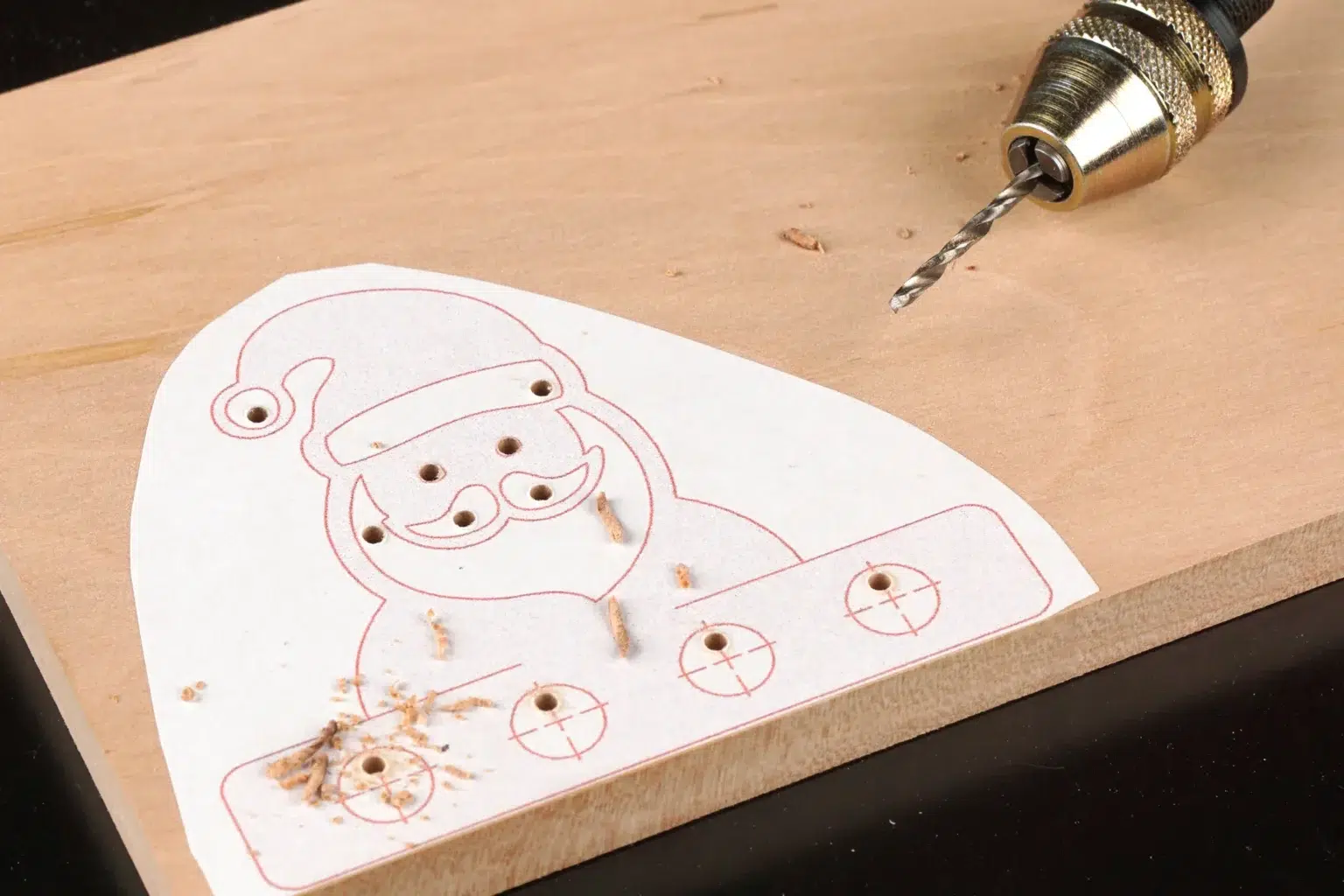 25-02a-weihnachtsgeld-geschenk-laubsaege-dekupiersaege-vorlage-saegeblattdurchfuehrungen-bohren