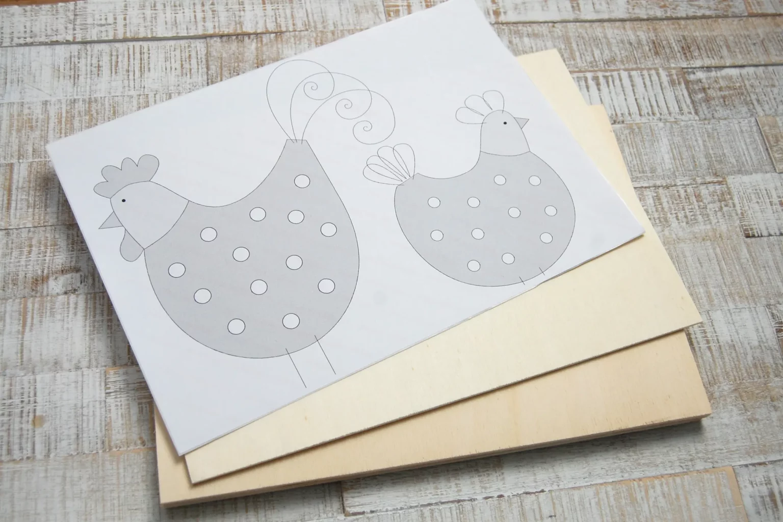 26-01-huehner-im-landhausstil-deko-laubsaege-dekupiersaege-vorlage-kopieren-ausdrucken-vorlagenpapier-selbstklebend-sperrholz