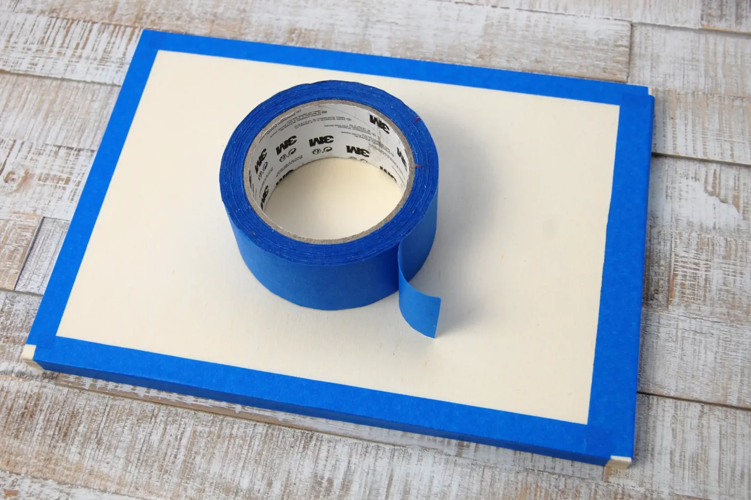 26-02-huehner-im-landhausstil-deko-laubsaege-dekupiersaege-vorlage-sperrholz-blue-tape-stapel-fixieren