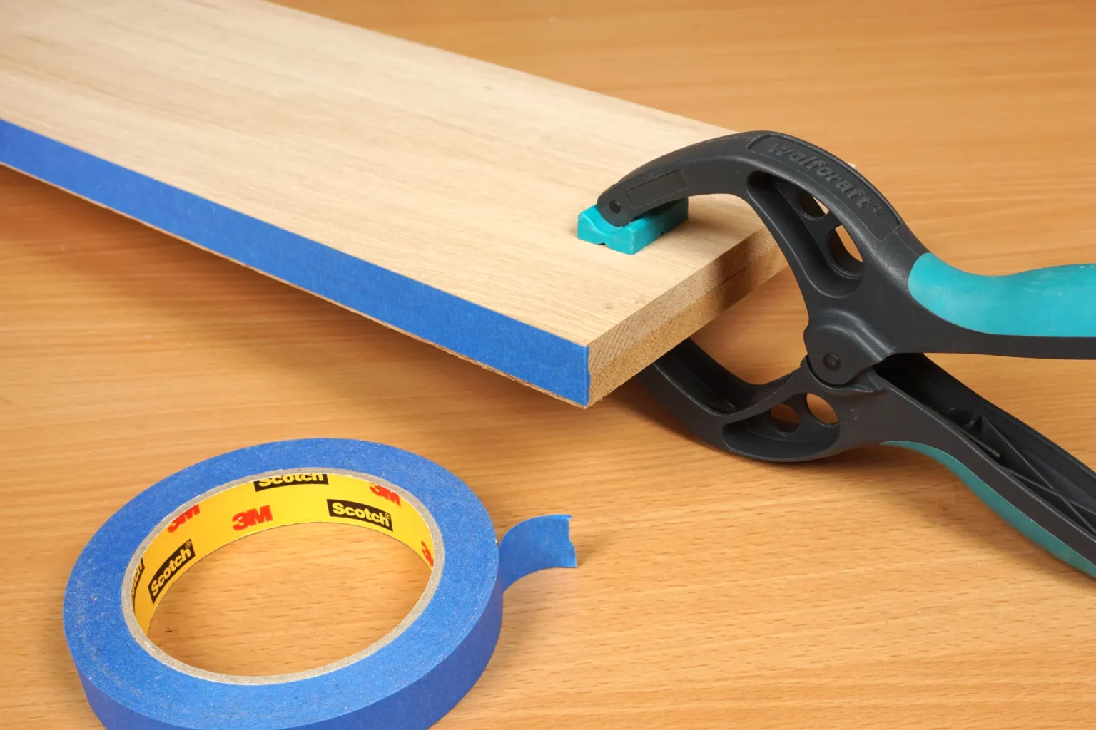 26-02-schmetterlingstele-garten-deko-laubsaege-dekupiersaege-vorlage-massivholz-blue-tape-stapel-fixieren