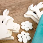 26-05-blumenboten-oster-deko-laubsaege-dekupiersaege-vorlage-vorlagenpapier-abloesen-abziehen-verputzen-schleifen-schleifpapier