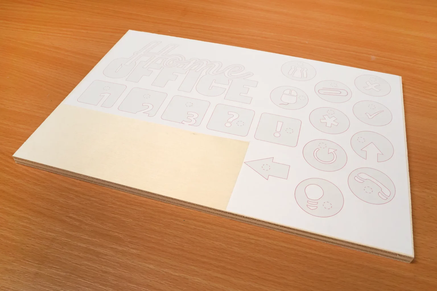 26-05-magnetboard-deko-laubsaege-dekupiersaege-vorlage-vorlagenpapier-aufkleben-magnete-8-mm-sperrholz