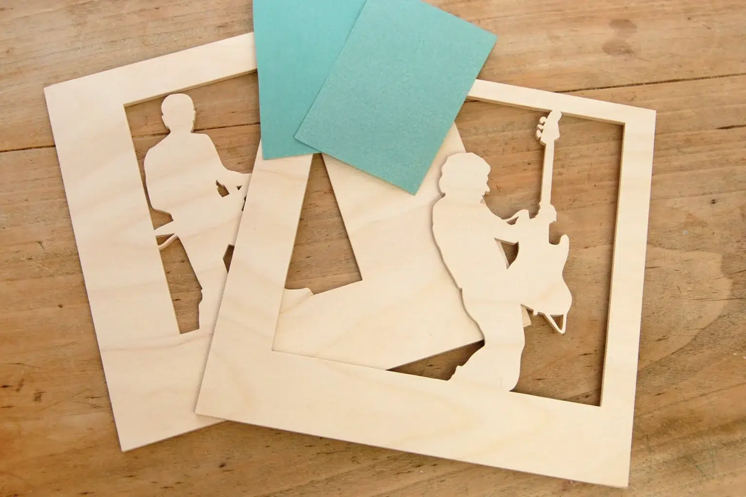 26-05-rockstar-wandbild-deko-laubsaege-dekupiersaege-vorlage-hintere-schichten-verputzen-schleifen-schleifpapier