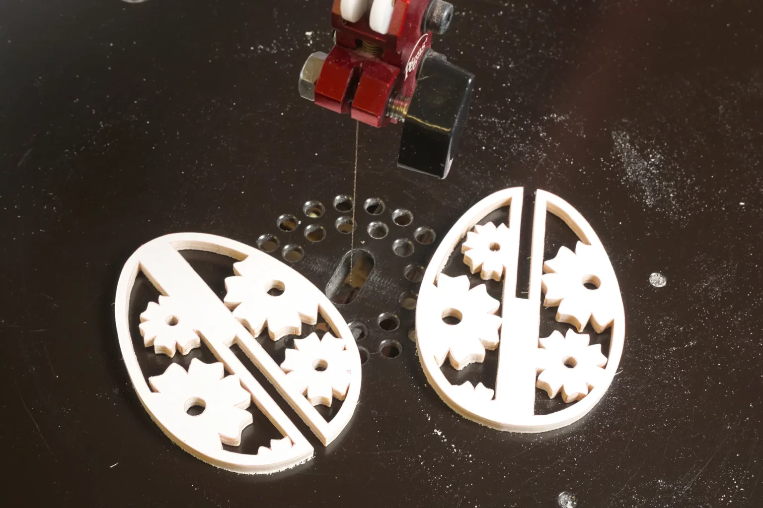 26-05-steck-ostereier-deko-laubsaege-dekupiersaege-vorlage-aussenkontur-saegen