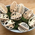 26-tipp-01-steck-ostereier-deko-laubsaege-dekupiersaege-vorlage-ostereier-einfaerben-holzlasur