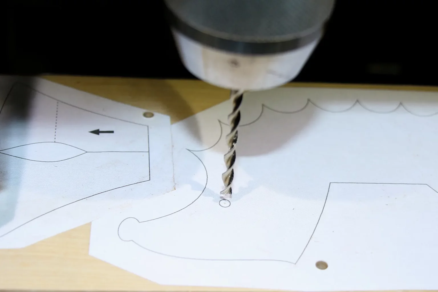 27-02-lauftiere-mit-rampe-spielzeug-laubsaege-dekupiersaege-vorlage-auge-igel-bohren