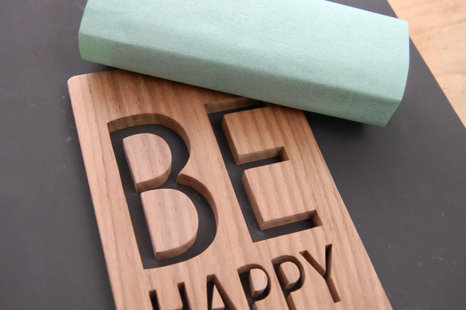 27-03-little-reminders-deko-laubsaege-dekupiersaege-vorlage-verputzen-schleifen-schleifpapier-kanten-flaechen