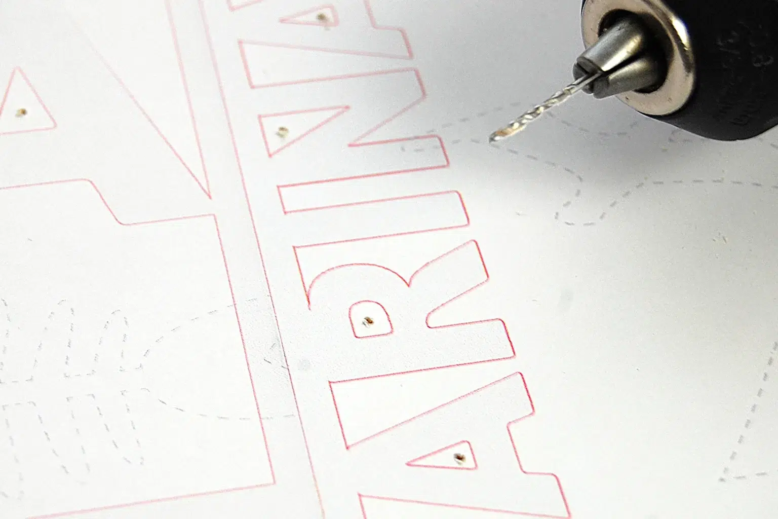 27-04-hafengefuehl-deko-laubsaege-dekupiersaege-vorlage-saegeblattdurchfuehrungen-bohren