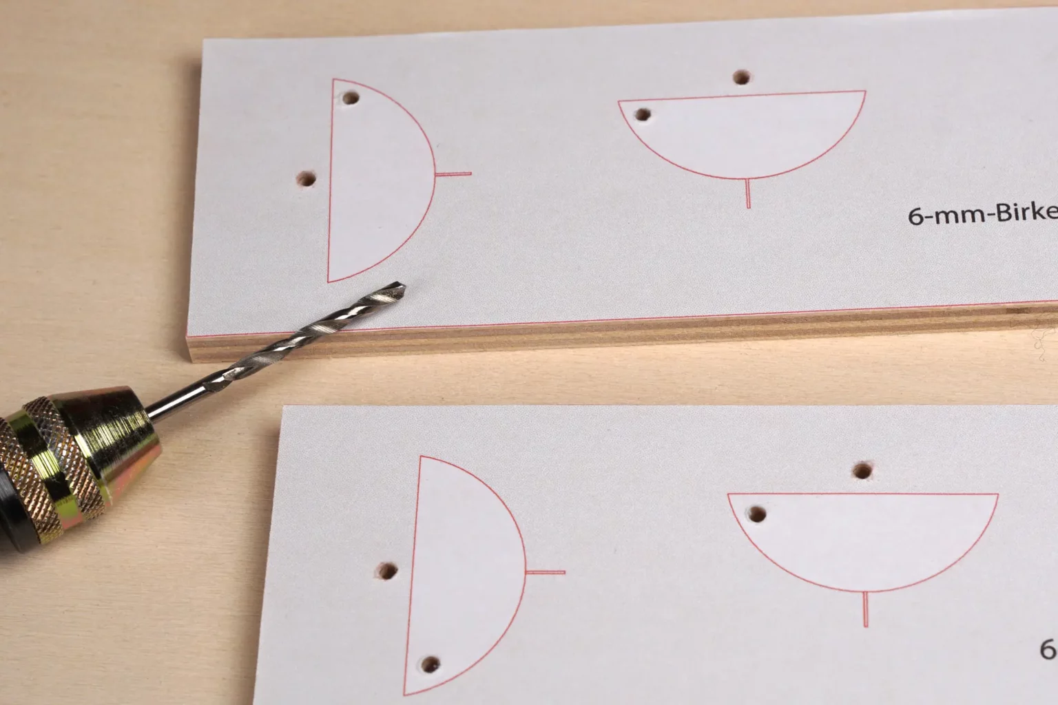 27-04-kleine-handwerker-spielzeug-laubsaege-dekupiersaege-vorlage-saegeblattdurchfuehrungen-bohren