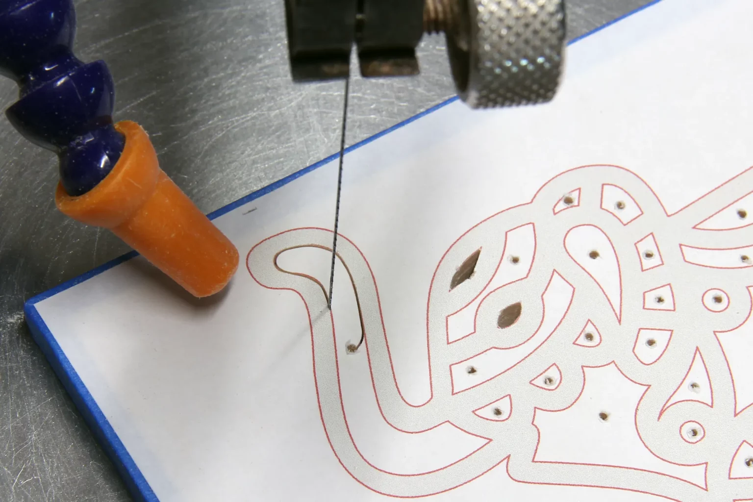 27-05-mandala-elefanten-deko-laubsaege-dekupiersaege-vorlage-innenschnitte-saegen-stapel