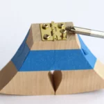 27-06-lauftiere-mit-rampe-spielzeug-laubsaege-dekupiersaege-vorlage-schrauben-eindrehen-scharnier