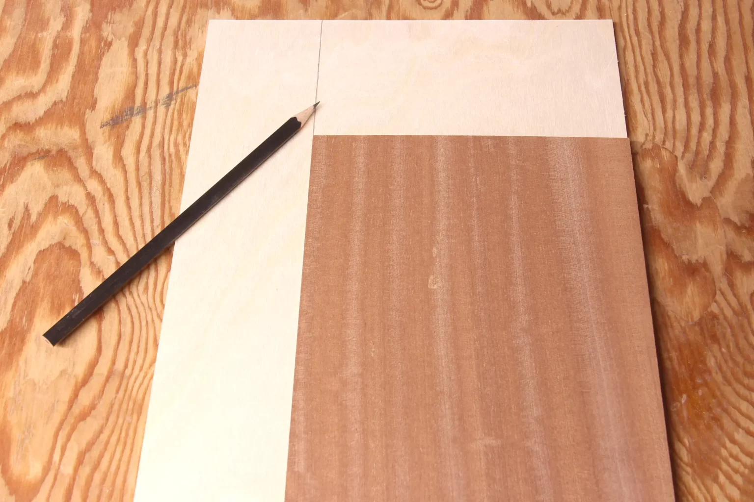 28-01a-herbstliche-dekotafeln-laubsaege-dekupiersaege-vorlage-massivholz-sperrholz-gleiche-groesse-anzeichnen-bleistift