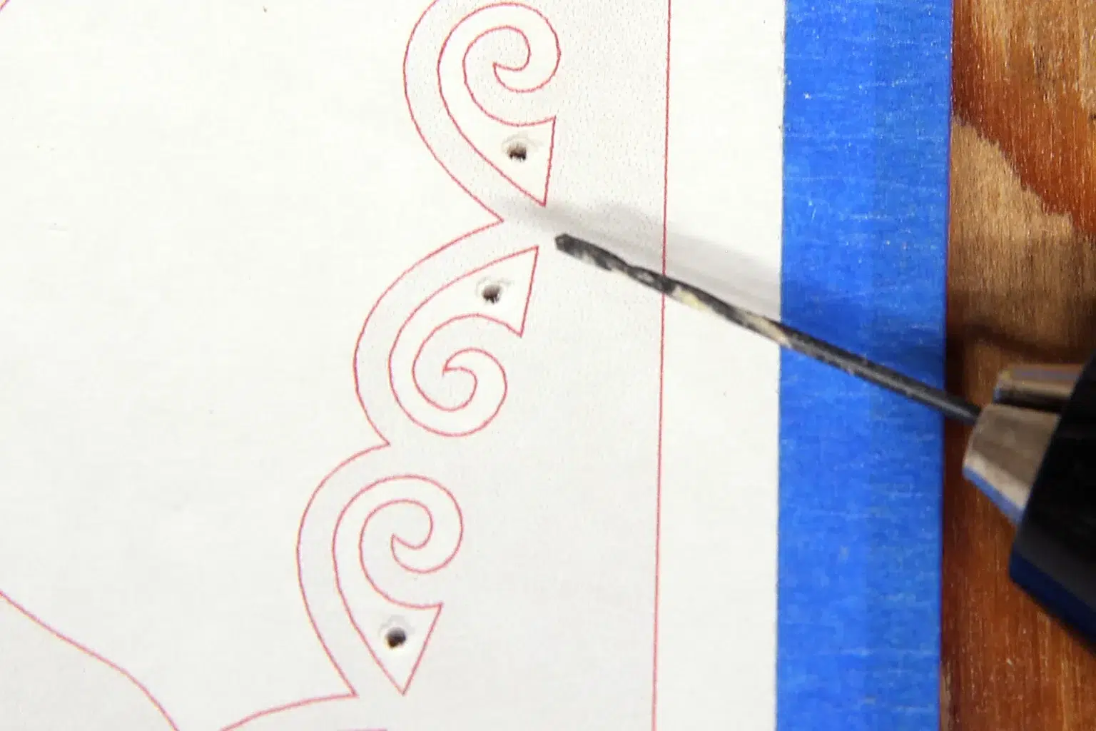 28-04-trautes-paar-halloween-deko-laubsaege-dekupiersaege-vorlage-stapel-saegblattdurchfuehrungen-bohren