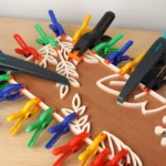 28-09-herbstliche-dekotafeln-laubsaege-dekupiersaege-vorlage-schichten-verleimen-spannen-spannklemmen