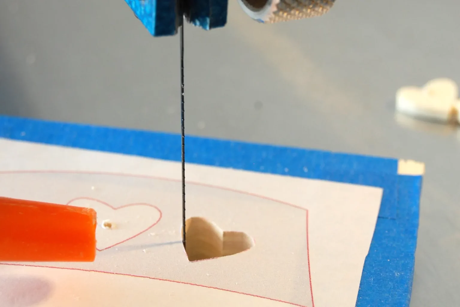 29-05-vintage-handschuhe-winter-deko-laubsaege-dekupiersaege-vorlage-innenschnitte-saegen-3-mm-sperrholz