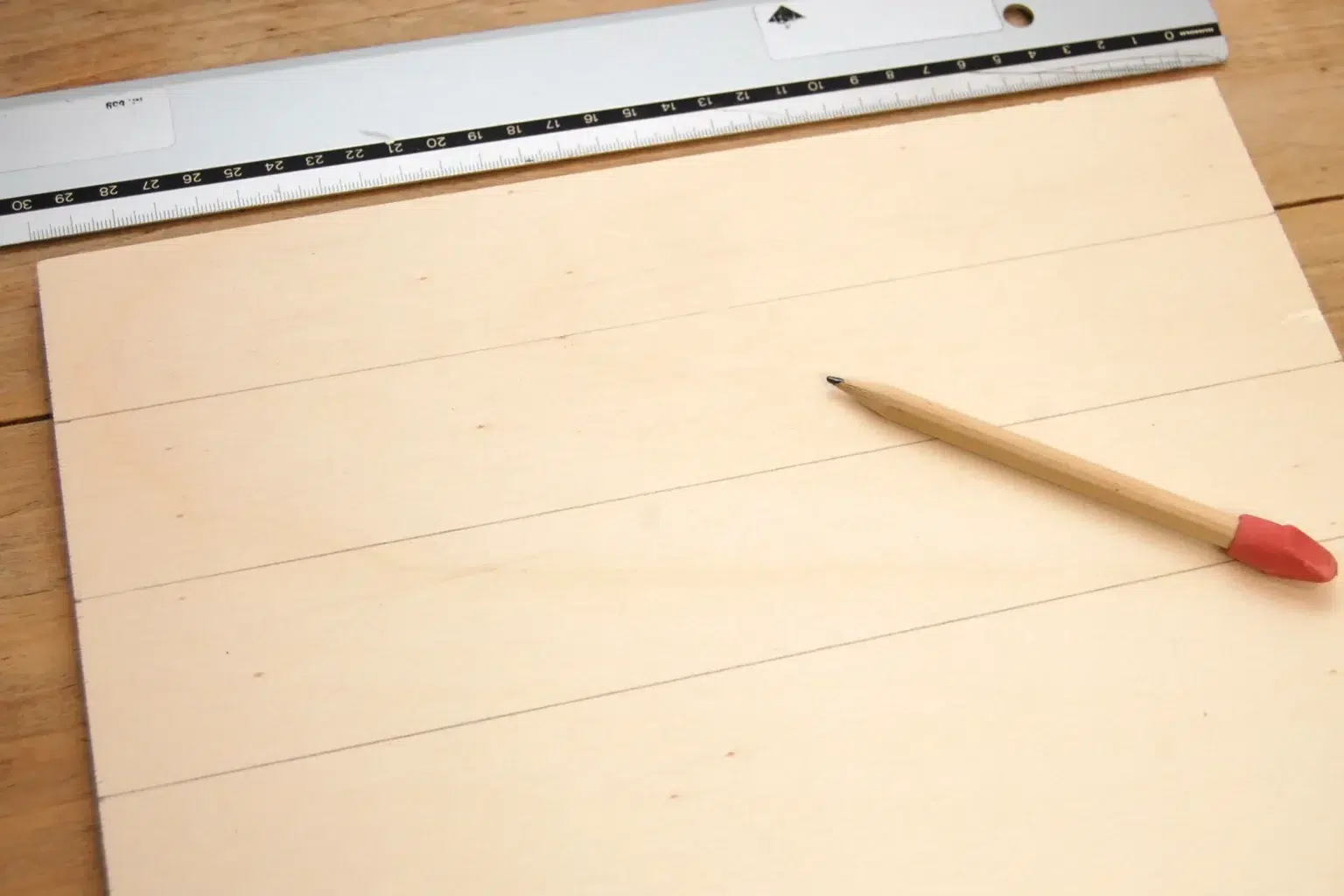 29-1-01-lebkuchen-freude-weihnachten-deko-laubsaege-dekupiersaege-vorlage-10-mm-sperrholz-leisten-markieren-abmessen