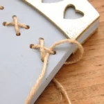 29-16a-vintage-handschuhe-winter-deko-laubsaege-dekupiersaege-vorlage-jutekordel-ende-durchfaedeln