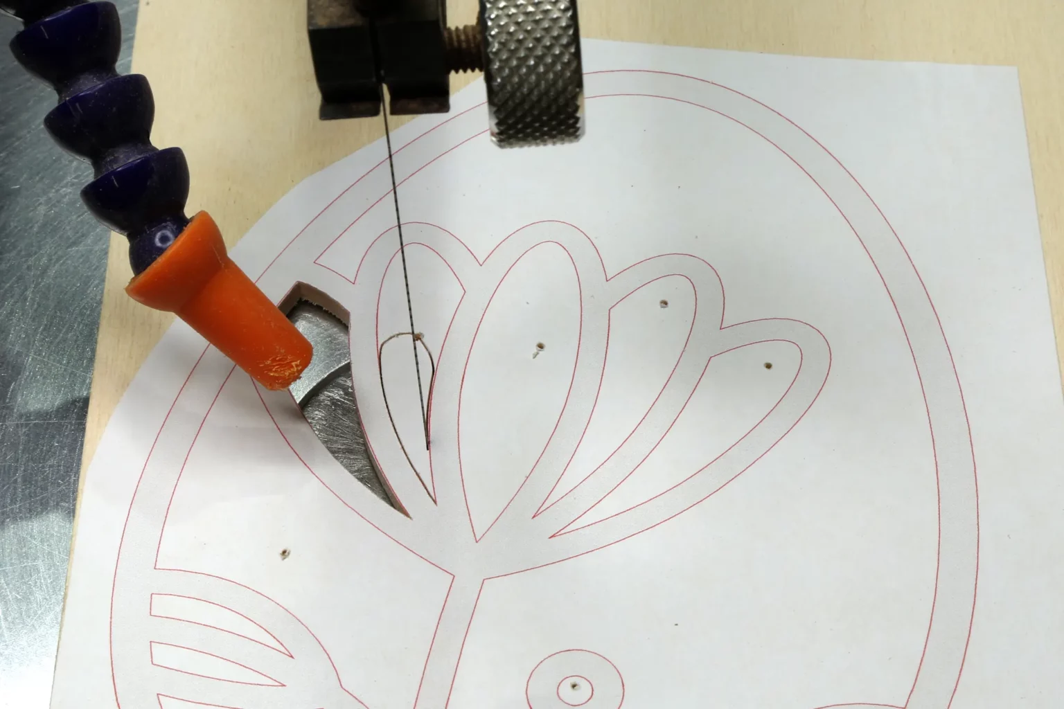 30-05-blueteneier-osterdeko-laubsaege-dekupiersaege-vorlage-innenschnitte-saegen-motivschicht