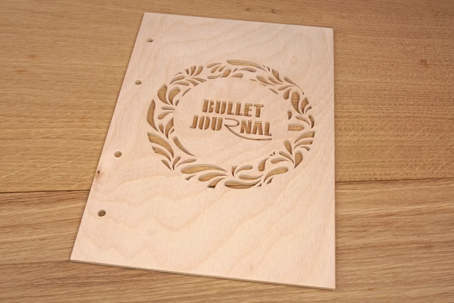 30-05-bullet-journal-diy-laubsaege-dekupiersaege-vorlage-bohrungen-buchringe-vorlagenpapier-abziehen