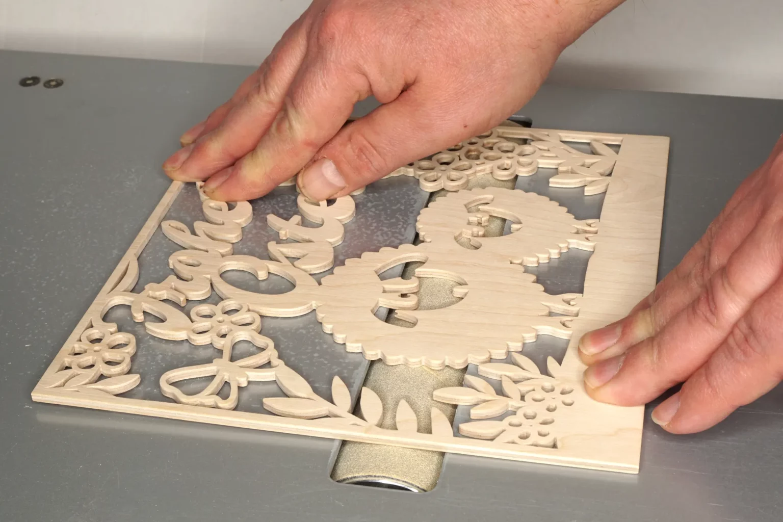 30-05-schaefchenherde-deko-laubsaege-dekupiersaege-vorlage-verputzen-schleifen-tischschleifmaschine