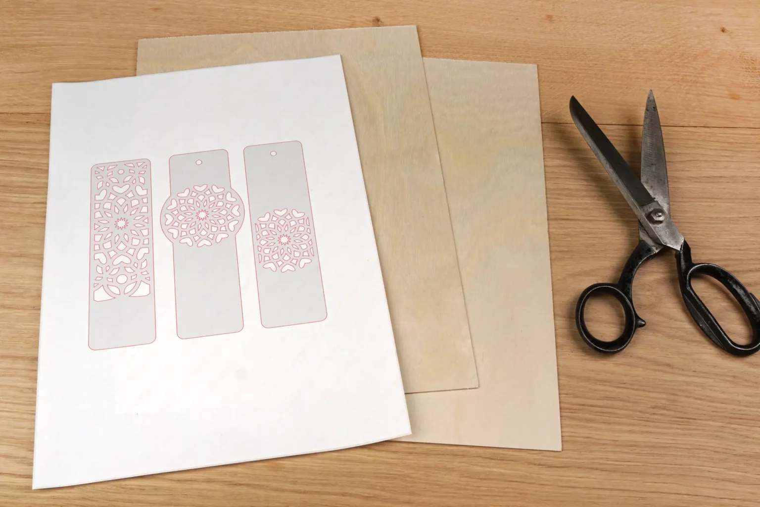 31-01-leszezeichen-herz-mandala-geschenk-laubsaege-dekupiersaege-vorlage-ausdrucken-vorlagenpapier-selbstklebend