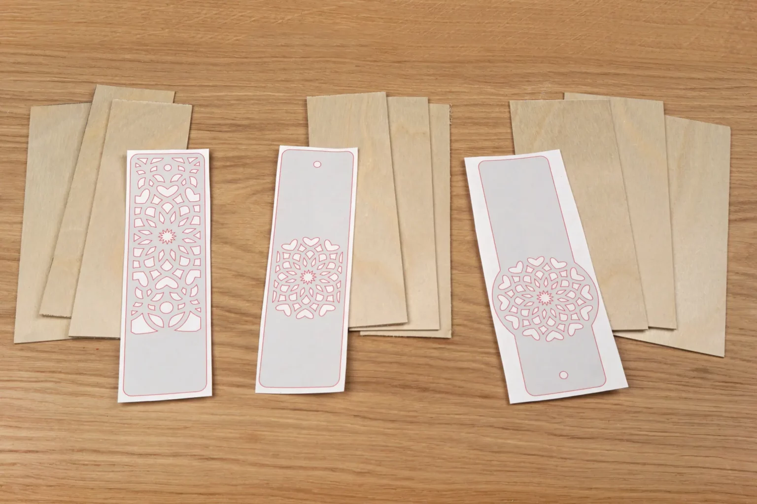 31-03-leszezeichen-herz-mandala-geschenk-laubsaege-dekupiersaege-vorlage-platte-zuschneiden