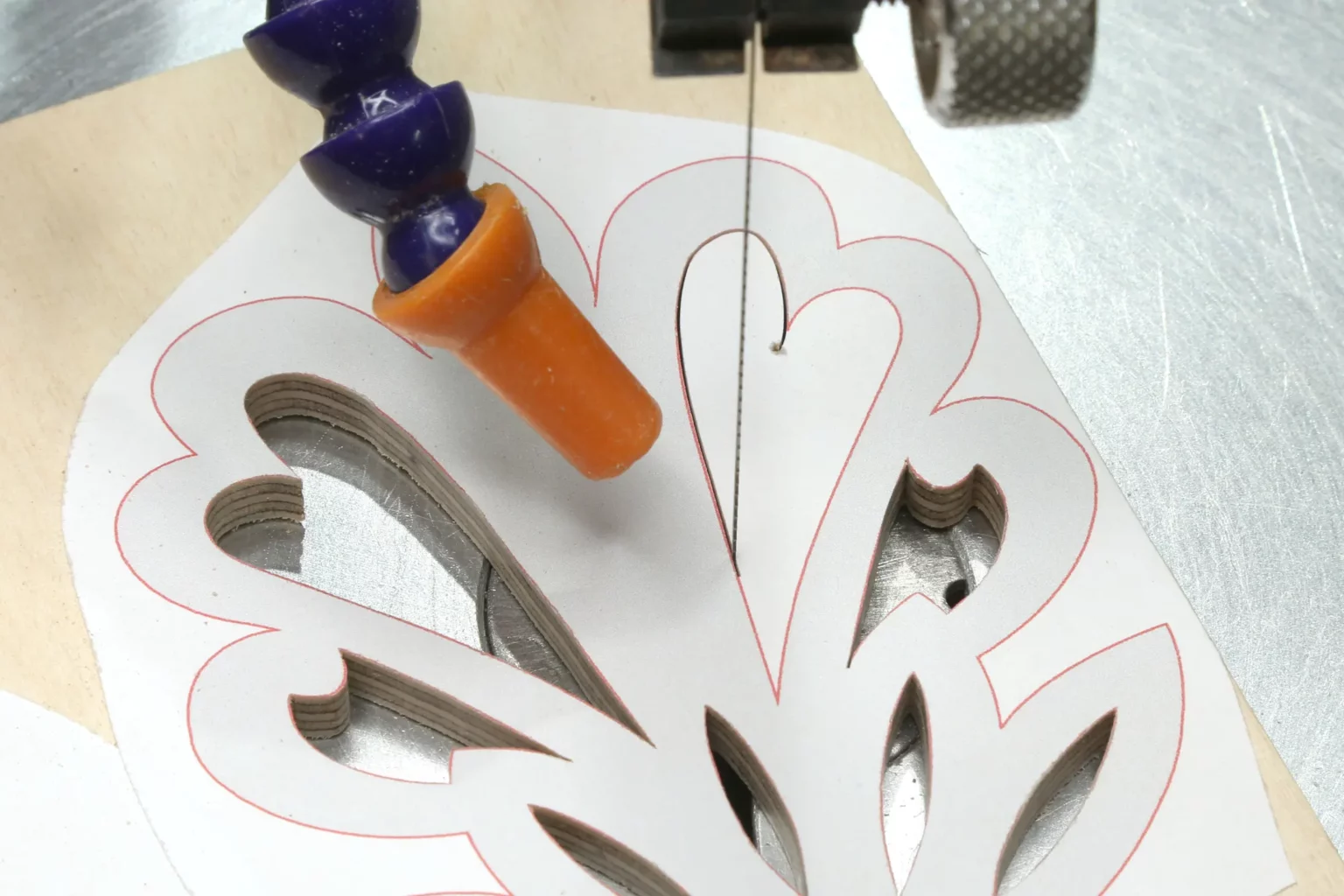 31-03-rosenstaebe-garten-laubsaege-dekupiersaege-vorlage-saegeblattdurchfuehrungen-bohren-innenschnitte-saegen