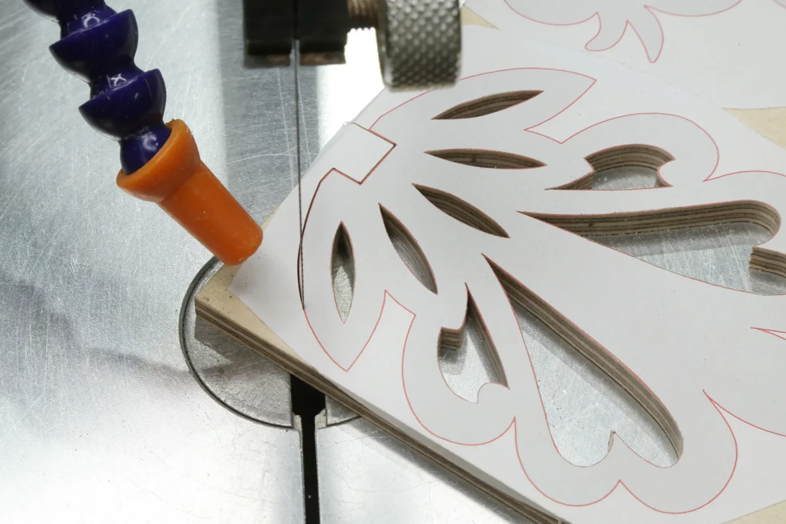 31-04-rosenstaebe-garten-laubsaege-dekupiersaege-vorlage-aussenkontur-saegen